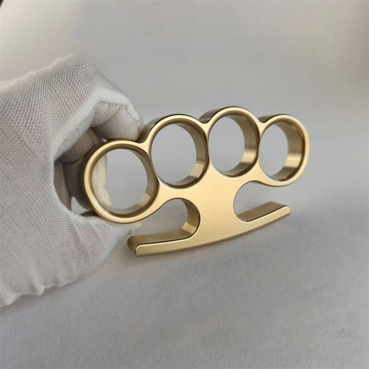 Thickened solid classic brass knuckle