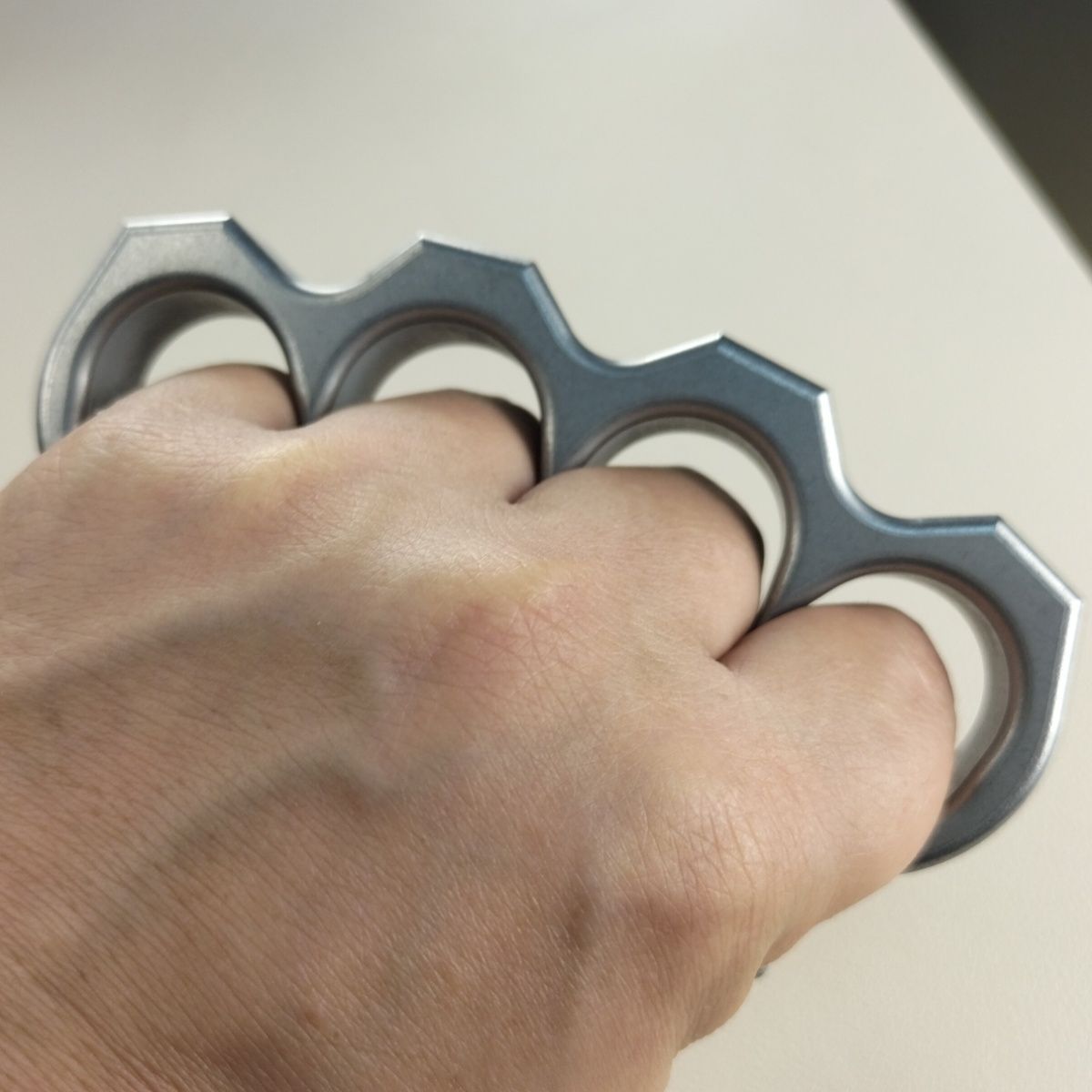 Classic thickened solid knuckle dusters