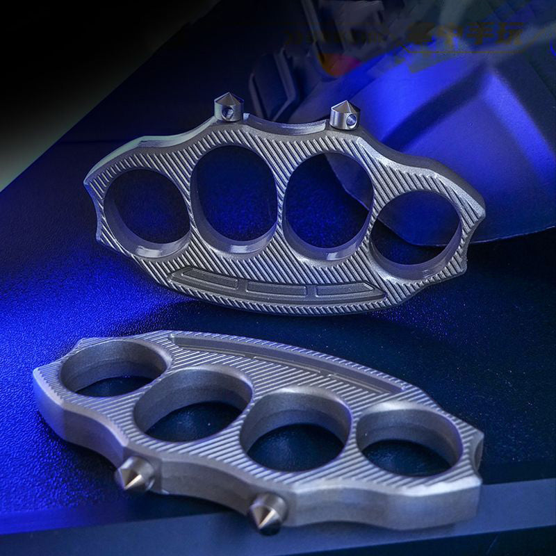 Creative Knuckle Duster with Detachable Window Breaker