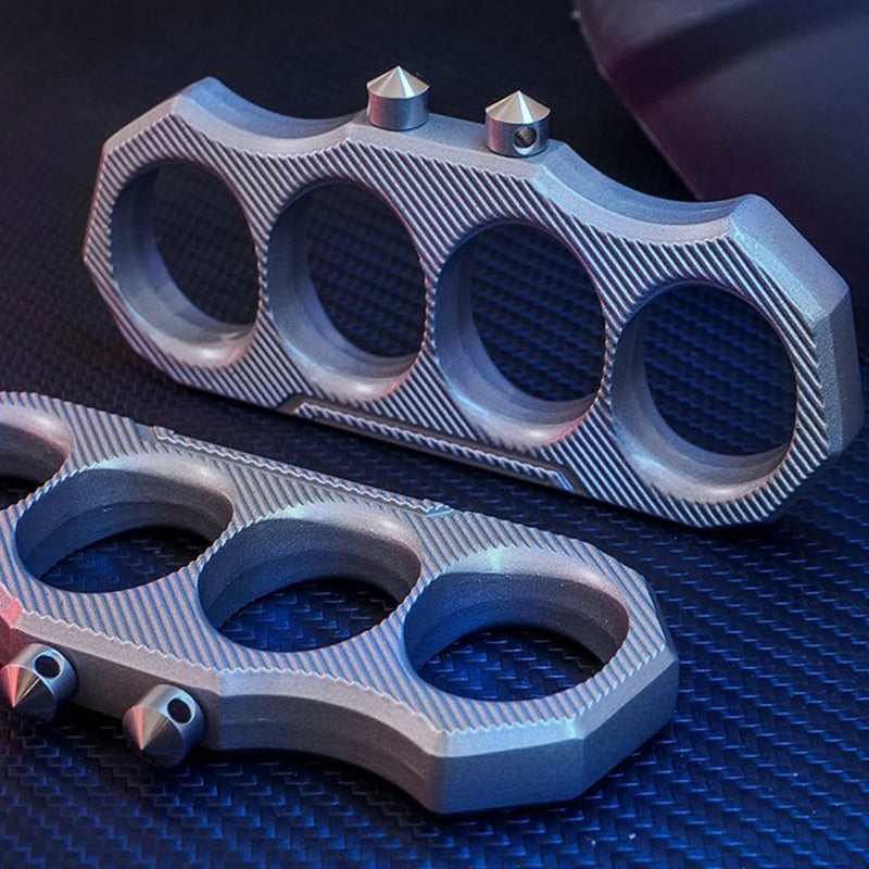 Portable Knuckle Duster with Detachable Window Breaker