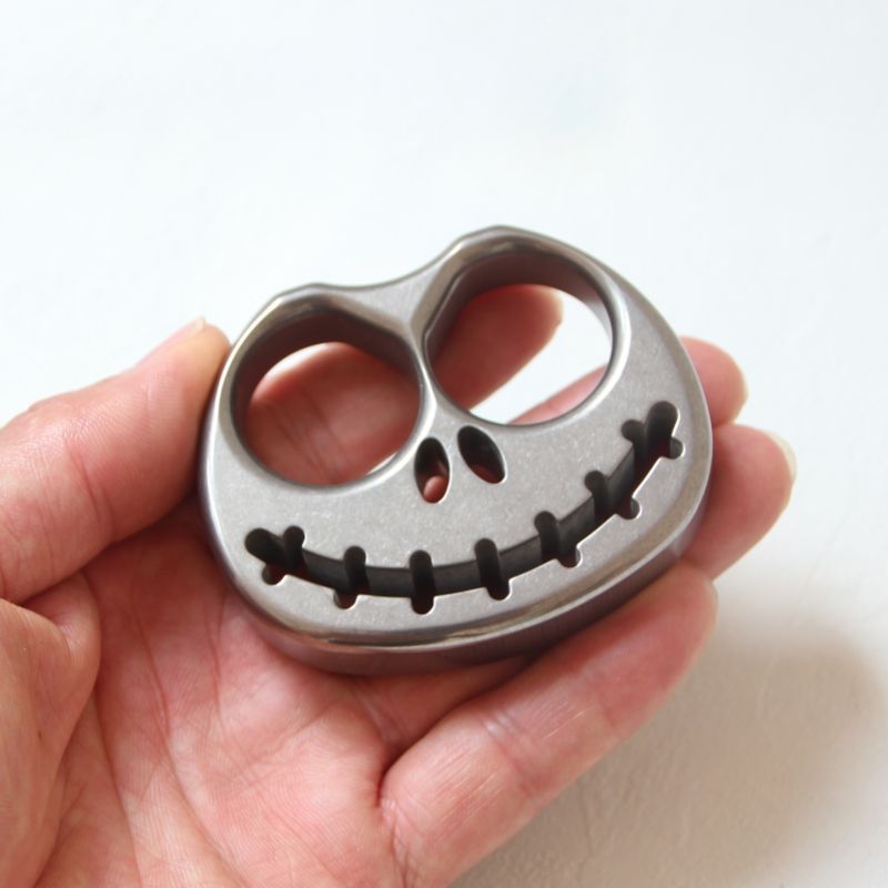 Creative Pumpkin Titanium Knuckle Dusdter