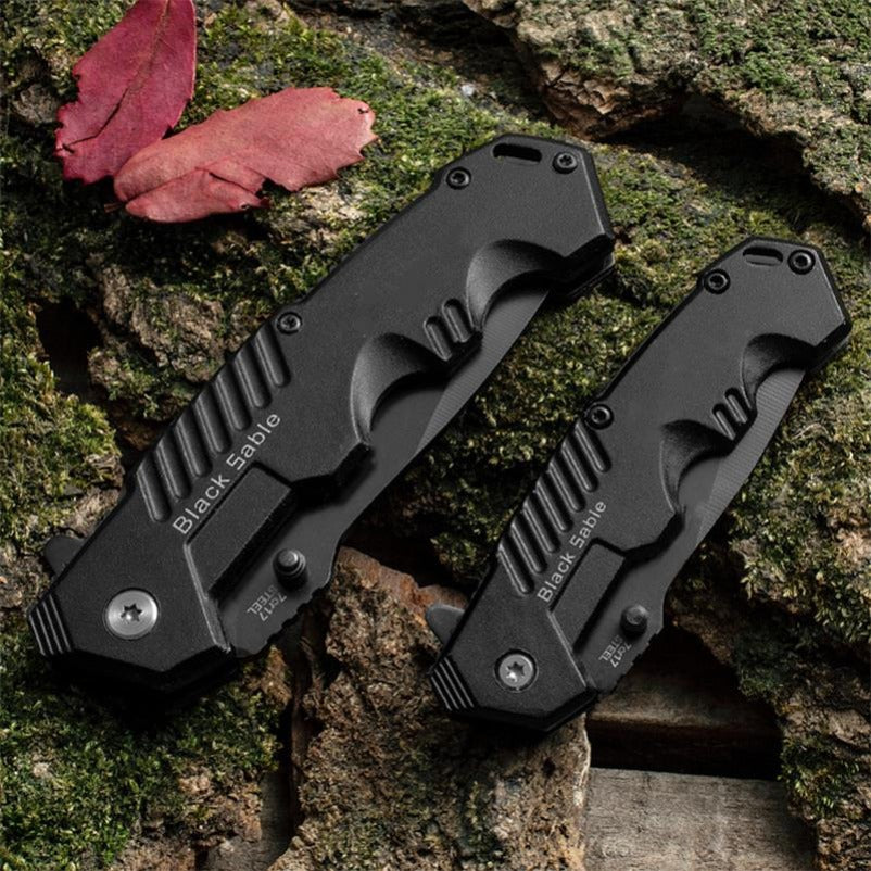 Self defense pocket knife grip