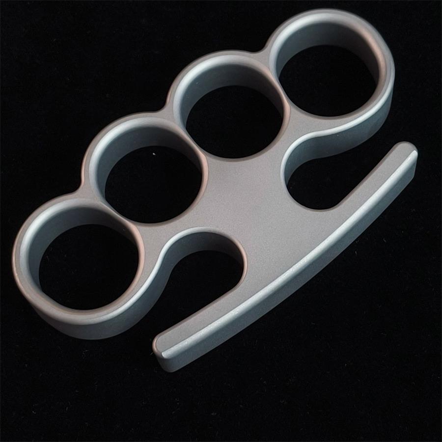 Solid classic TC21 titanium knuckle duster back