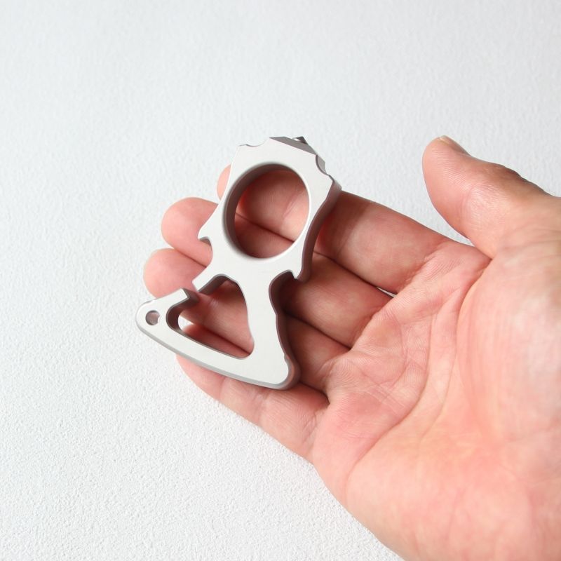 Steel Hanging Buckle Knuckle Duster Broken Window EDC Tool