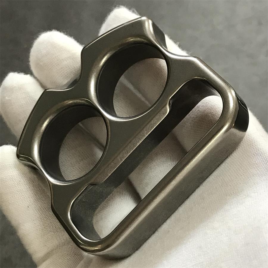 TC21 titanium two finger bottle opener knuckle duster detail