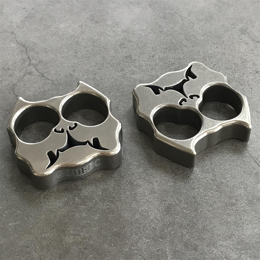 GODEDC TC21 Titanium Alloy Creative Knuckle Duster