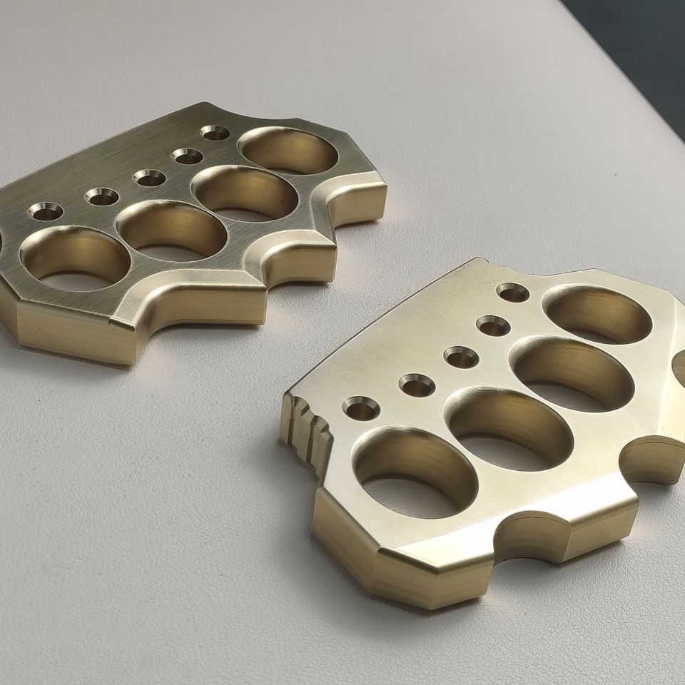 Thickened solid brass knuckle duster 2