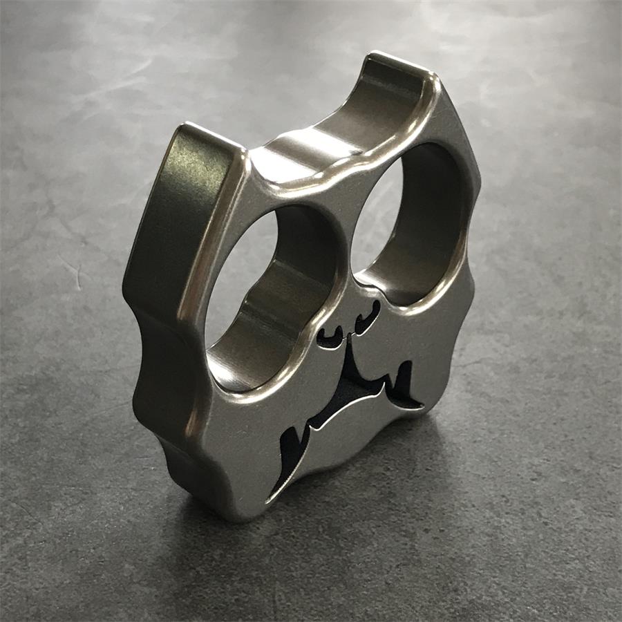 TC21 Titanium Dog Head Knuckle Duster EDC Decoration