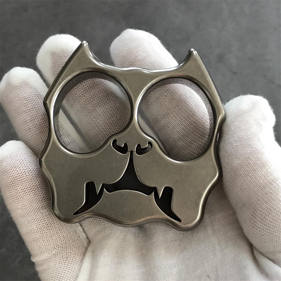 TC21 Titanium Dog Head Knuckle Duster EDC Decoration