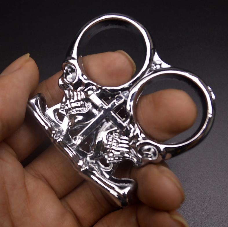 Mini Two finger skull brass knuckle 1