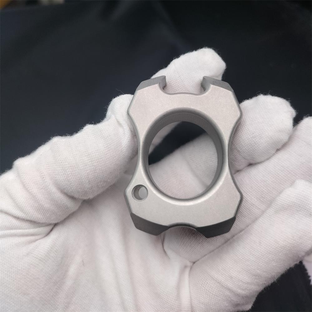 304 Stainless Steel Mini Knuckle Duster Multifunctional Bottle Opening Tool