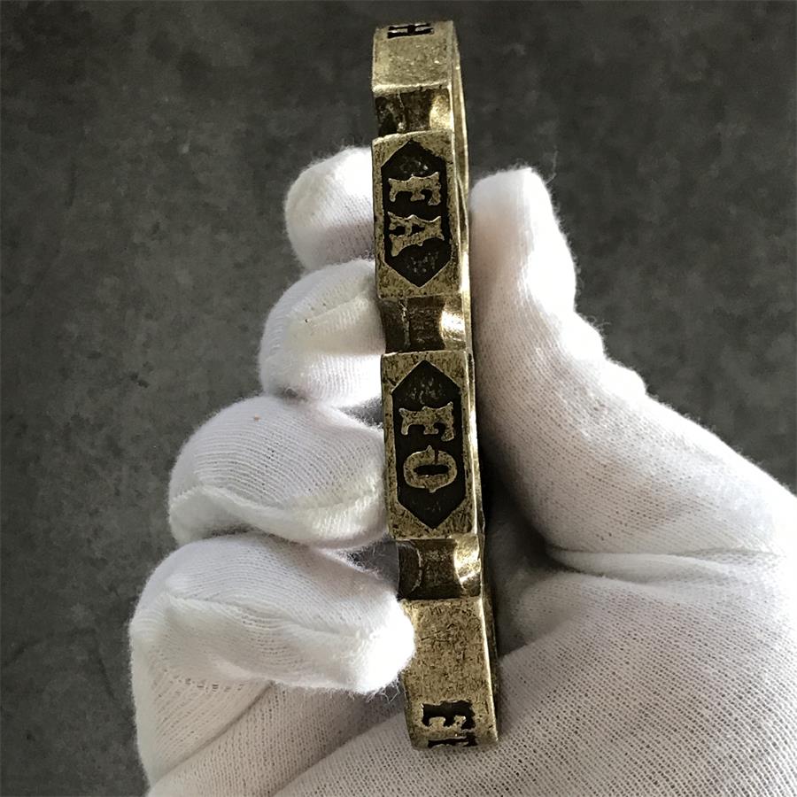 Mini Retro Style Knuckle Duster